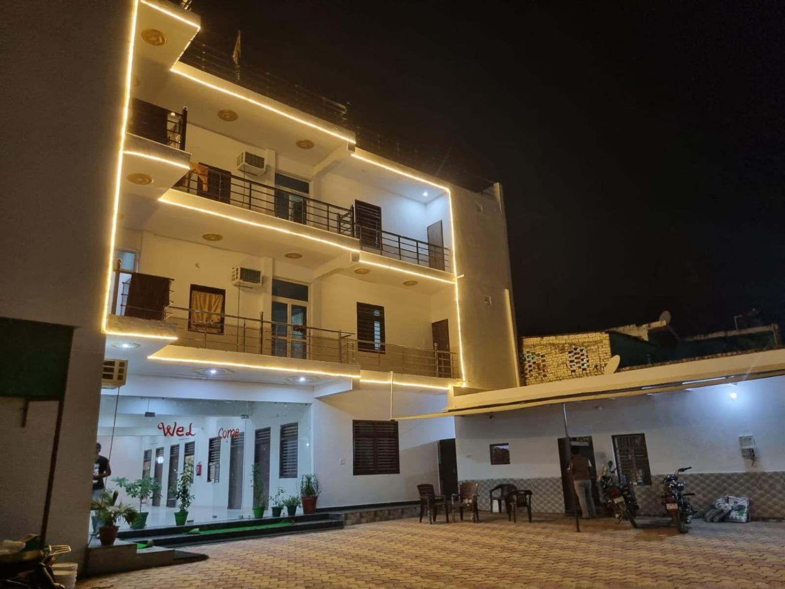 Hotel Vrindavan Prosperity Exteriör bild